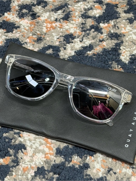 Quay Australia ‘Hardware Mini’ Unisex Polarized Sunglasses in “Clear / Smoke” main image 13